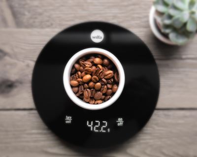 Wilfa Uni kitchen scale with coffee